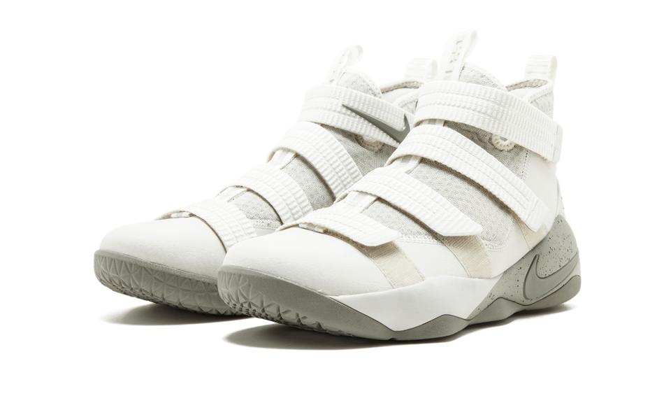 Nike Lebron Soldier Xi Sfg Light Bone/dark Stucco-black