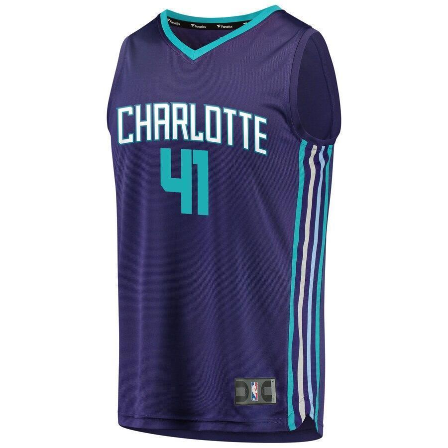 Men's Fanatics Branded Willy Hernangomez Purple Charlotte Hornets Fast Break Replica Player Jersey  Statement Edition  Purple